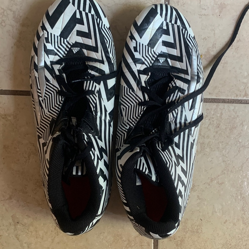 Adidas Black and White Zigzag Cleats football/sports shoes